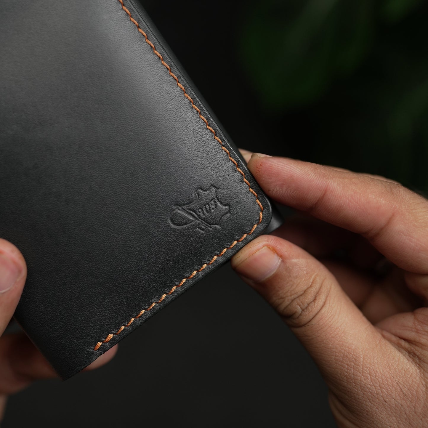 No. 69 vertical bifold wallet Black & Tan color