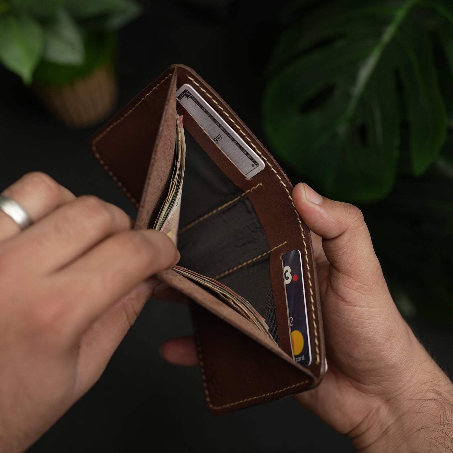 No. 86 vertical bifold wallet brown vegtan leather