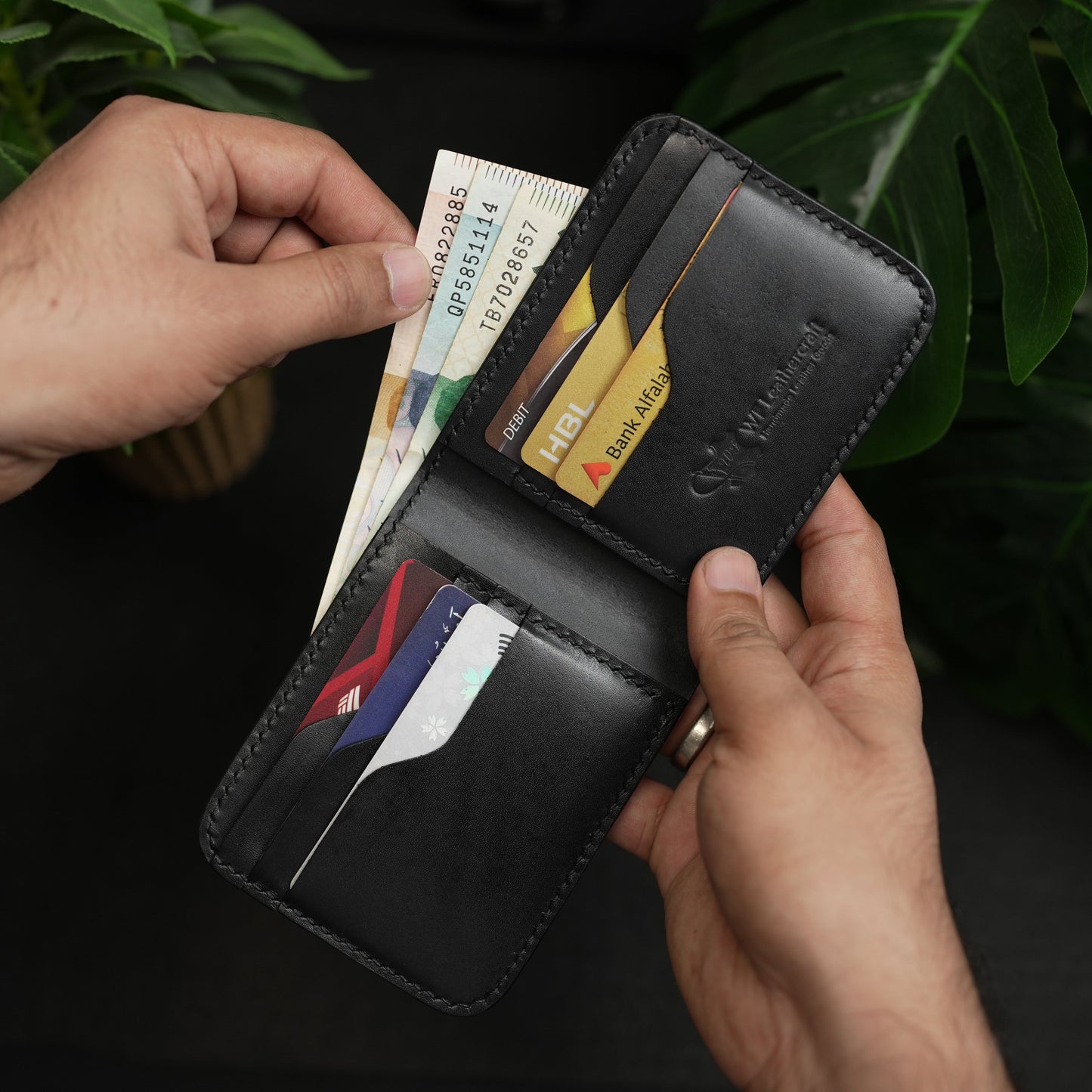 No.55 pro classic bifold Leather wallet Vegtan (Black color)