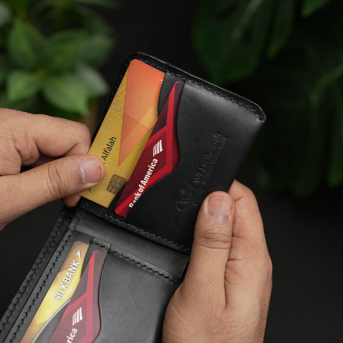 NO.81 Classic Bifold Luxury Leather Wallet – Black