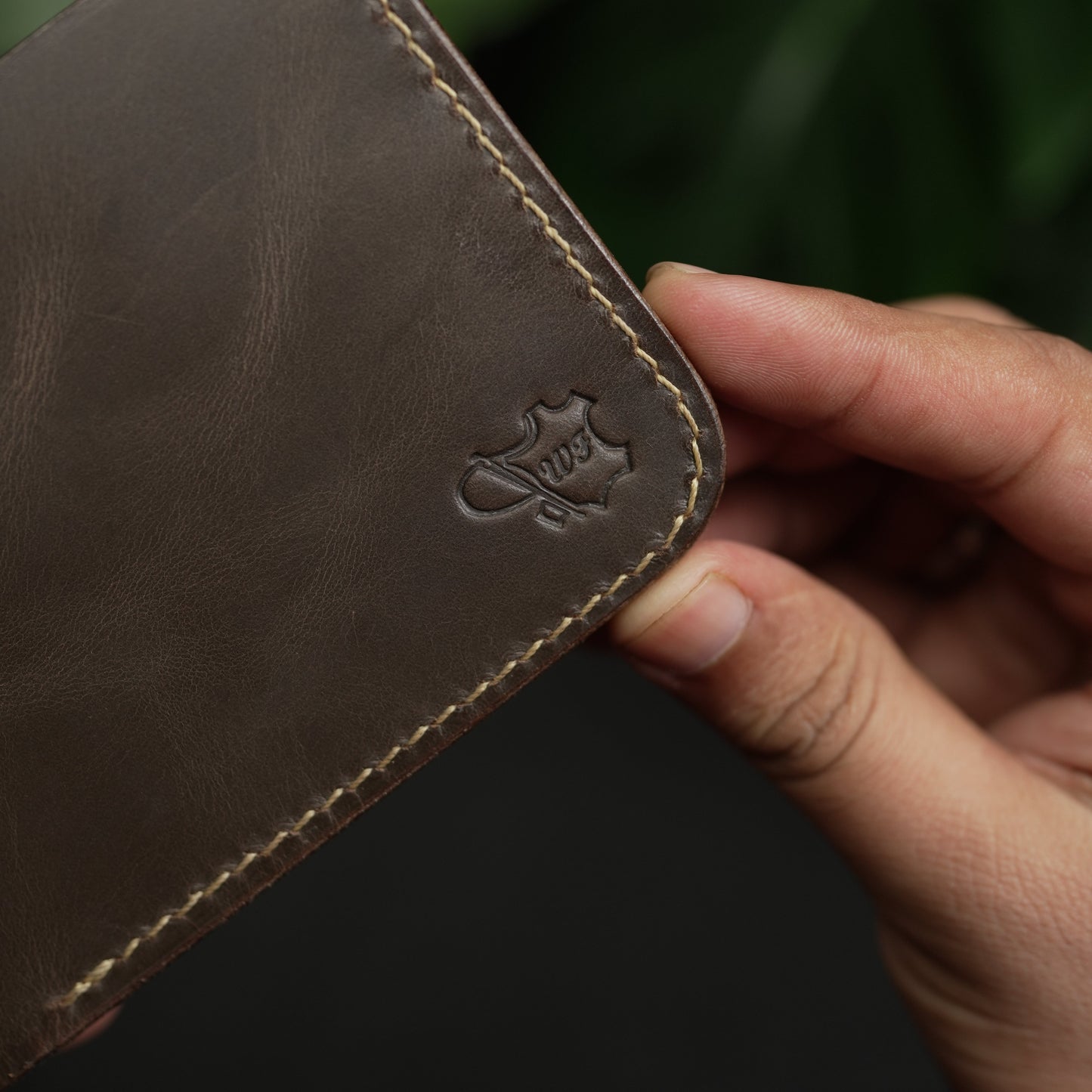 No.55-V2 Classic Bifold Wallet Dark Olive color