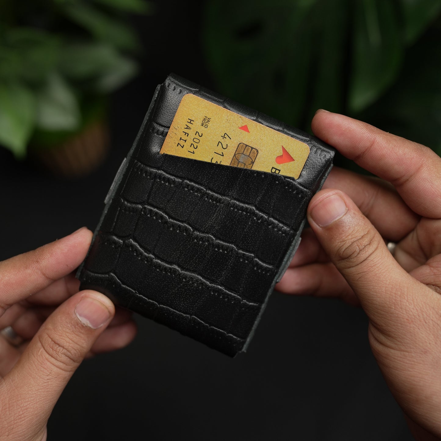 No.101 All-in-One Black Crocodile Cow Leather Wallet Black color