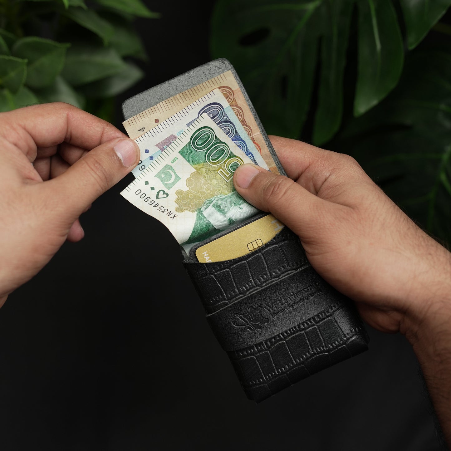 No.101 All-in-One Black Crocodile Cow Leather Wallet Black color