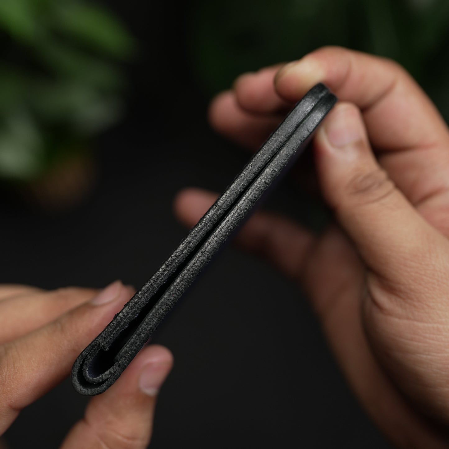 No.80 Bifold Leather Wallet (Navy Elegance & Red)