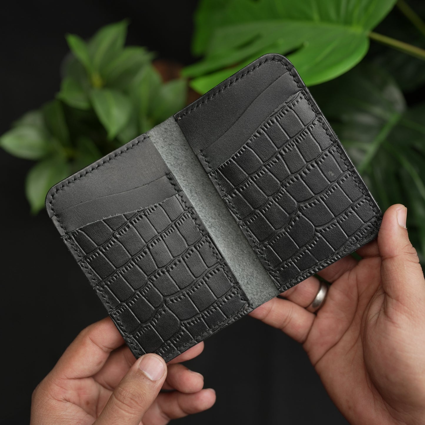 No. 79 Vertical Wallet Black crocodile