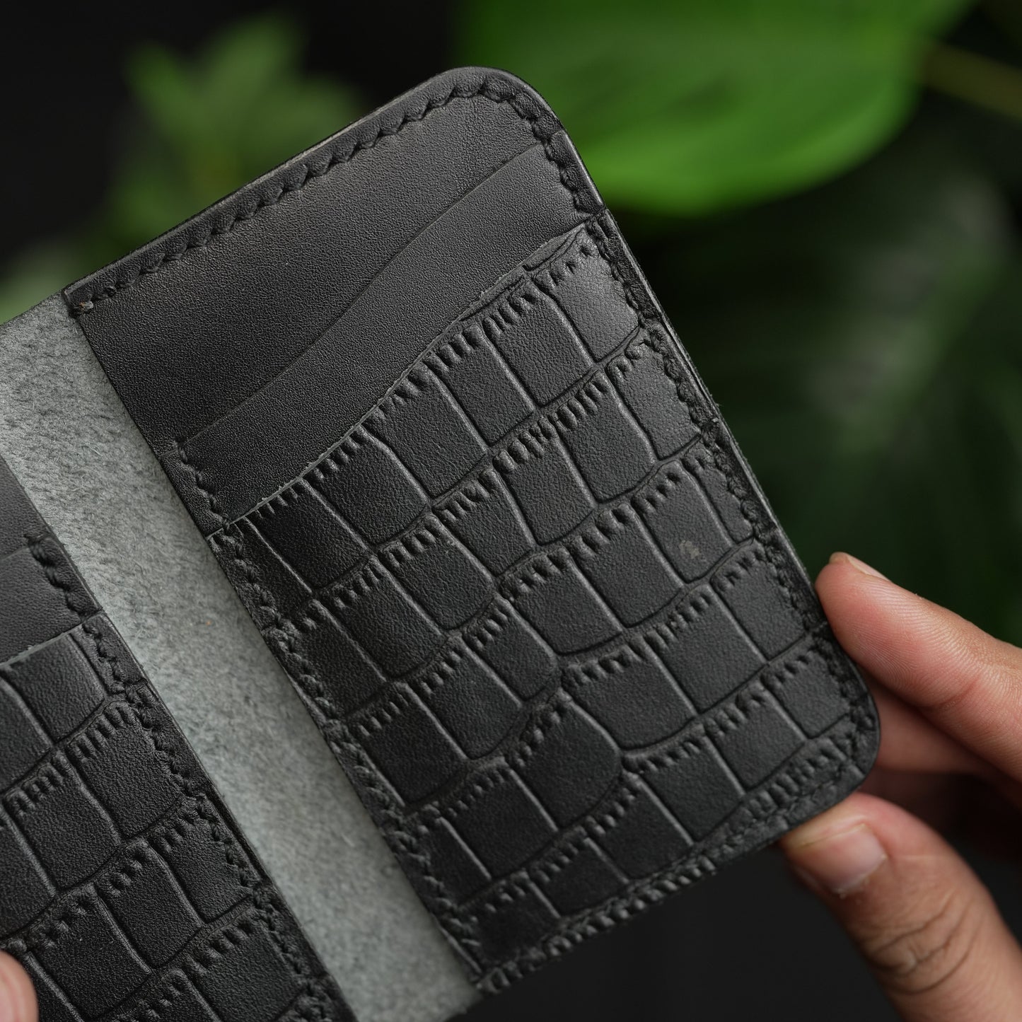 No. 79 Vertical Wallet Black crocodile