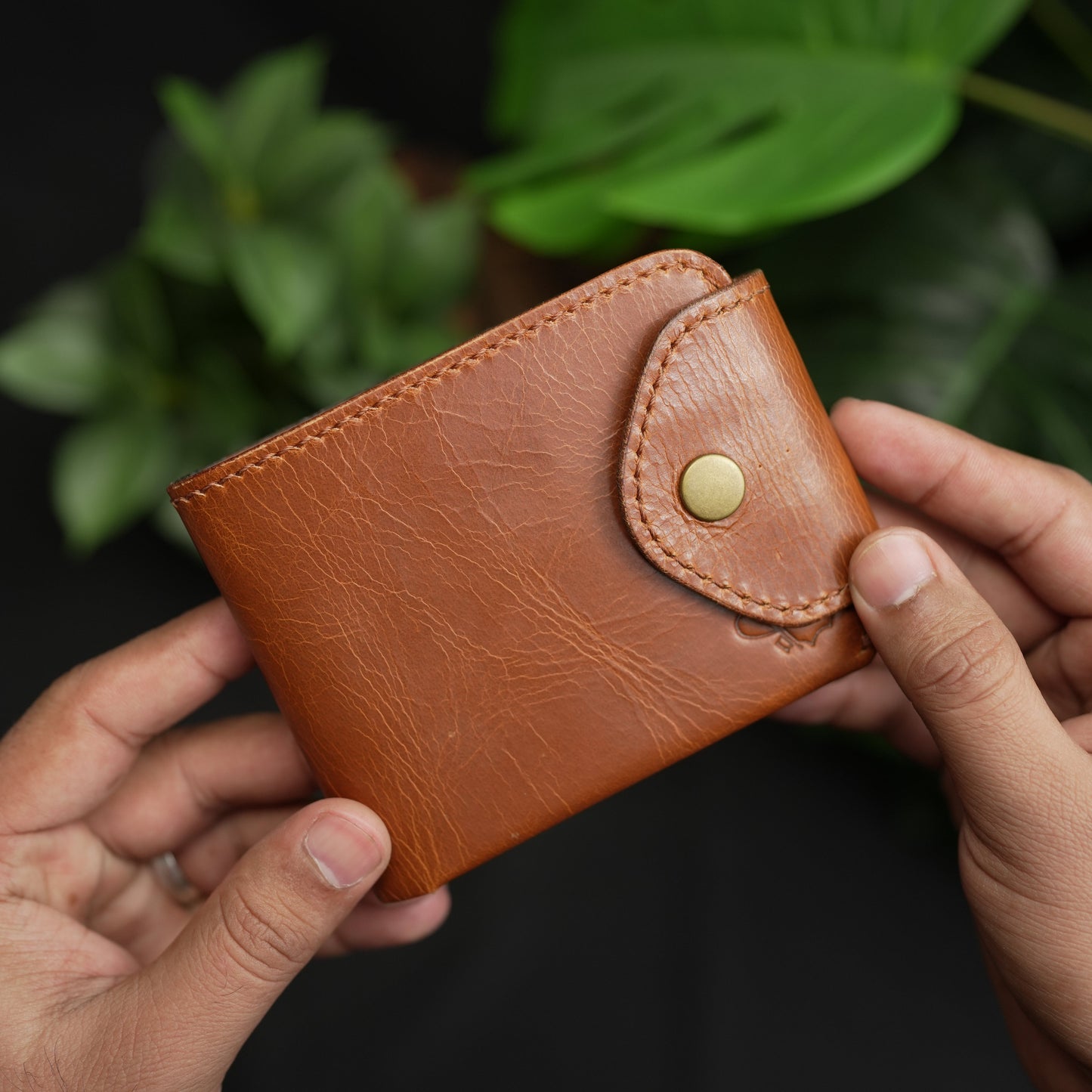 No. 81 Classic Leather Wallet With button