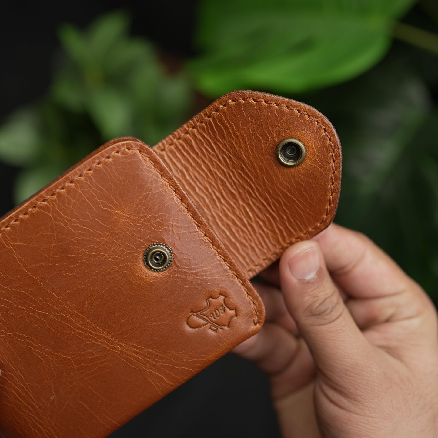 No. 81 Classic Leather Wallet With button