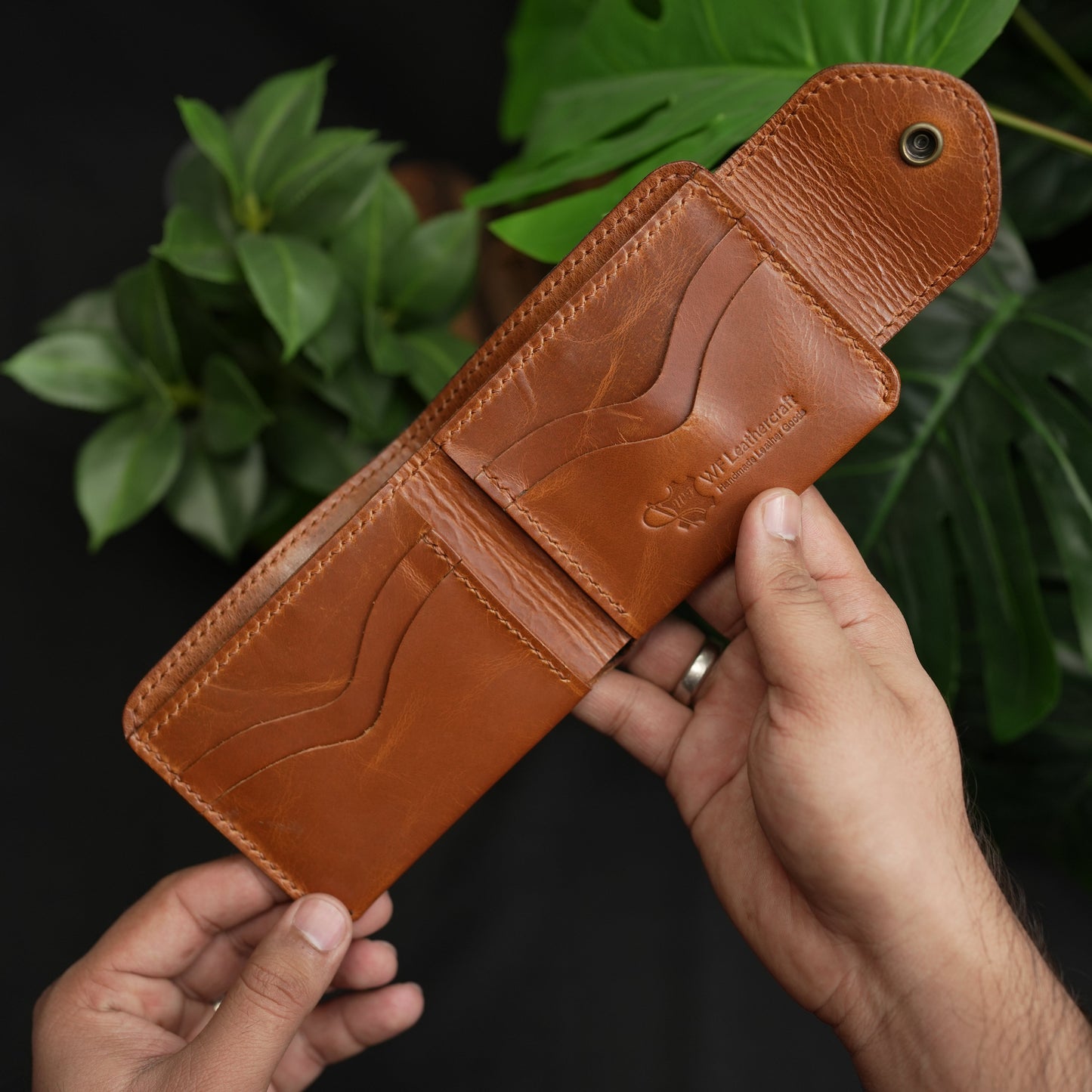 No. 81 Classic Leather Wallet With button