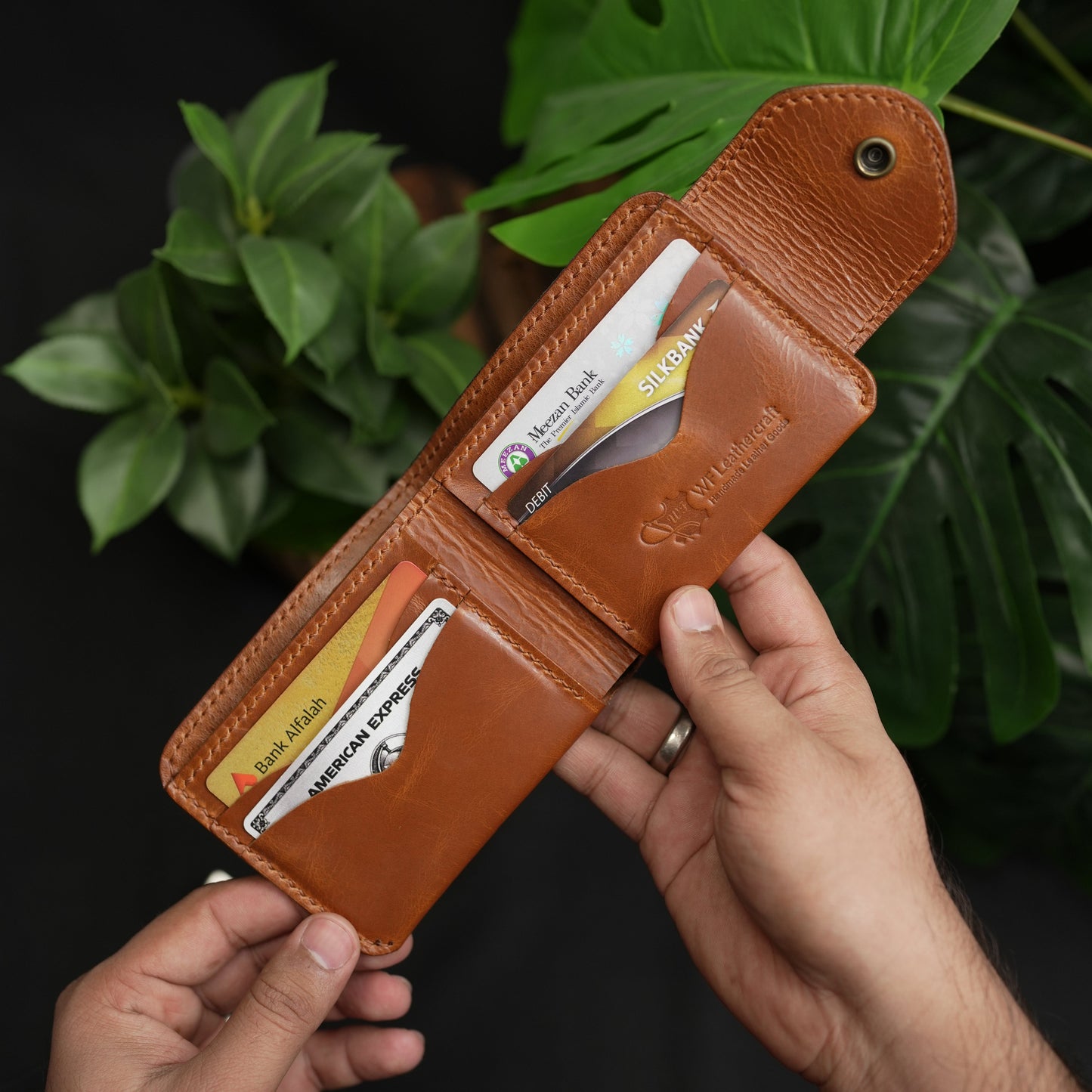 No. 81 Classic Leather Wallet With button