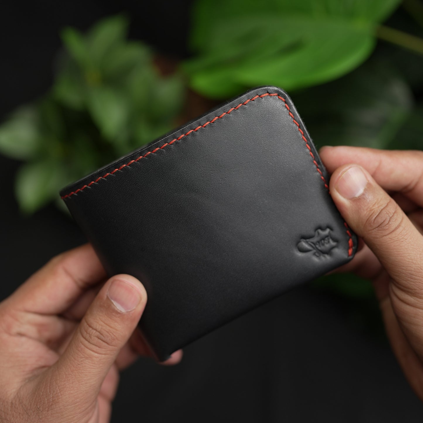 No. 81 Classic with coin pocket Leather wallet Black color