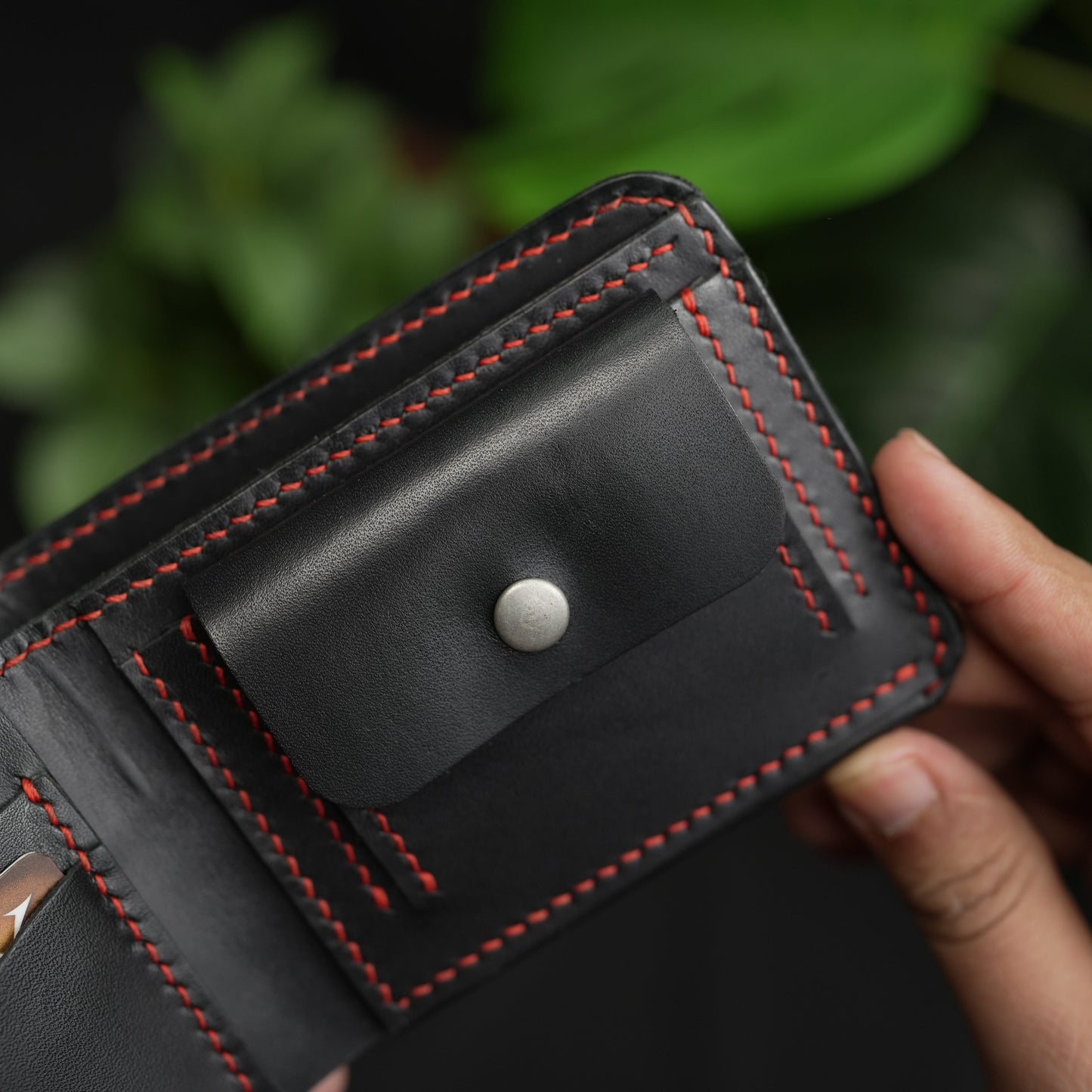 No. 81 Classic with coin pocket Leather wallet Black color