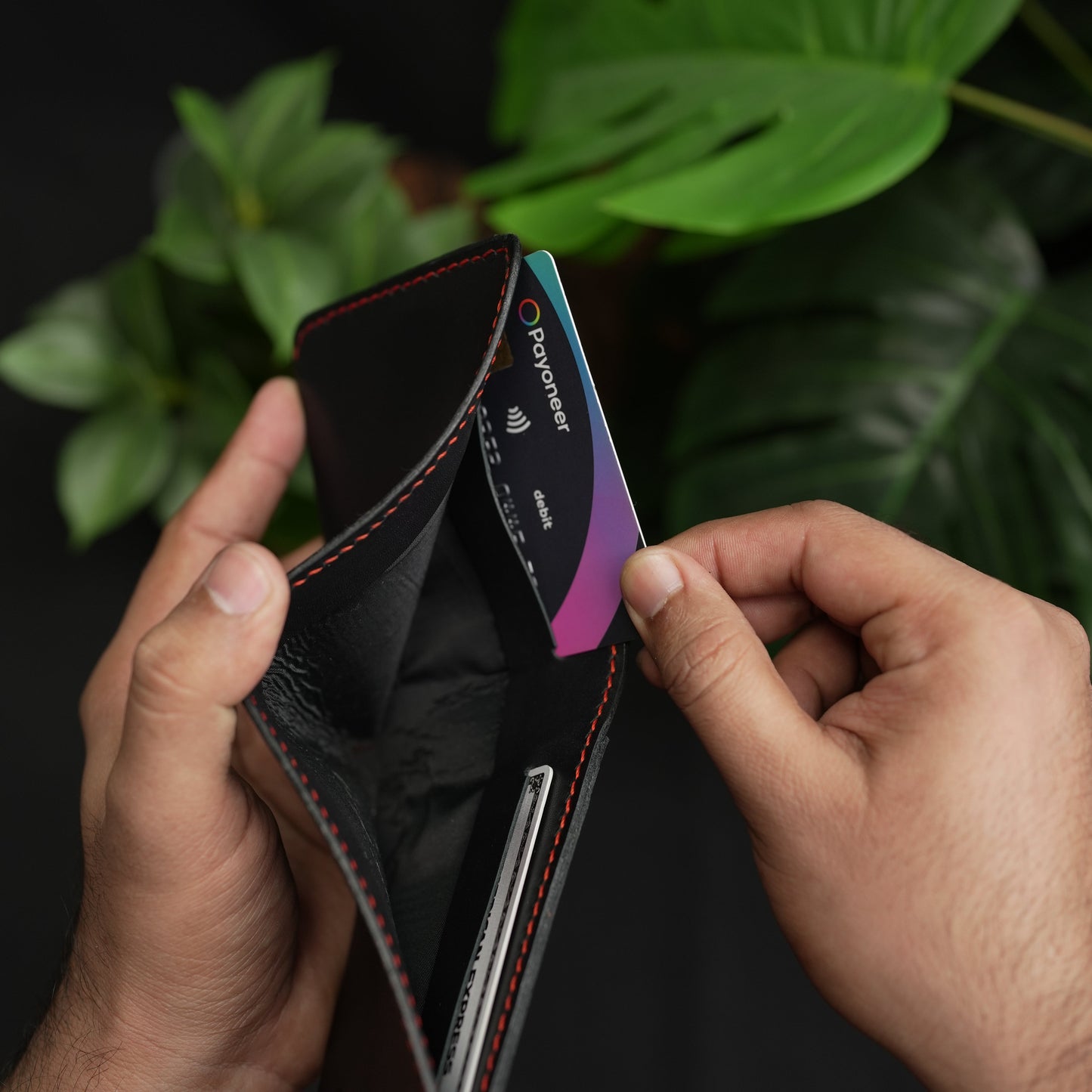 No. 81 Classic with coin pocket Leather wallet Black color