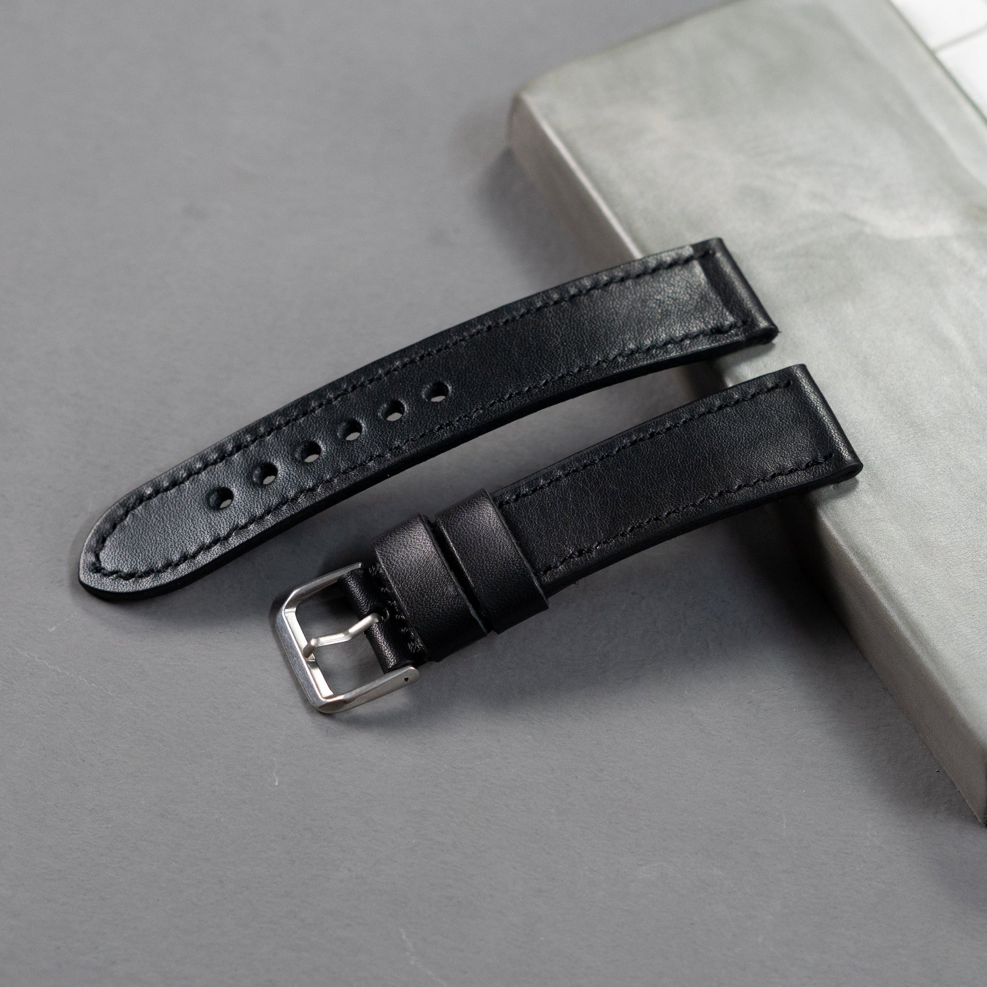 genuine leather wallet price in Pakistan, leather wallets in Pakistan gents wallet leather, smart wallet in Pakistan, leather wallet for men, long wallet for men,  bifold leather wallet in Pakistan, long bifold wallet, genuine leather bifold wallet, best bifold wallet,handmade leather wallets in pakistan