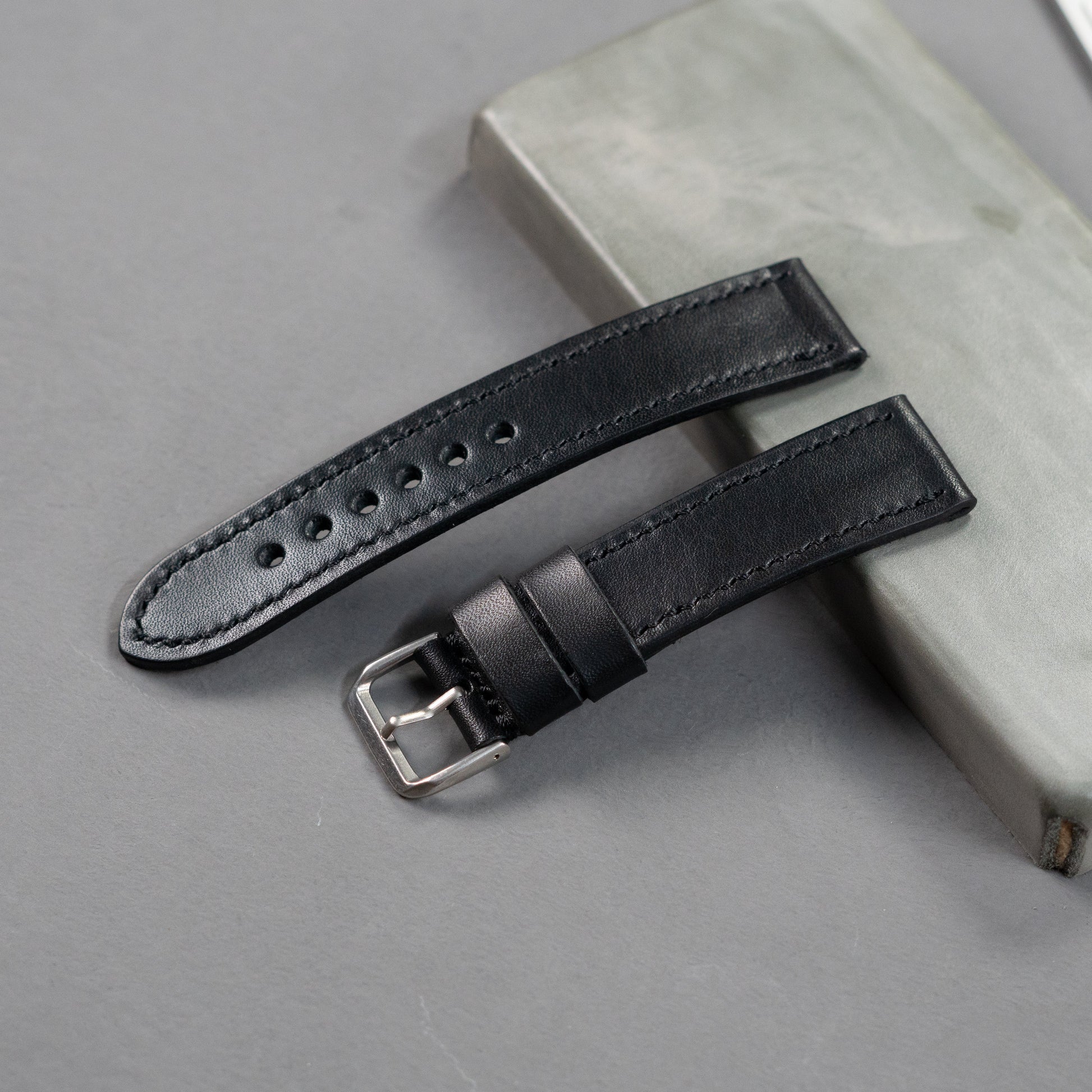 genuine leather wallet price in Pakistan, leather wallets in Pakistan gents wallet leather, smart wallet in Pakistan, leather wallet for men, long wallet for men,  bifold leather wallet in Pakistan, long bifold wallet, genuine leather bifold wallet, best bifold wallet,handmade leather wallets in pakistan