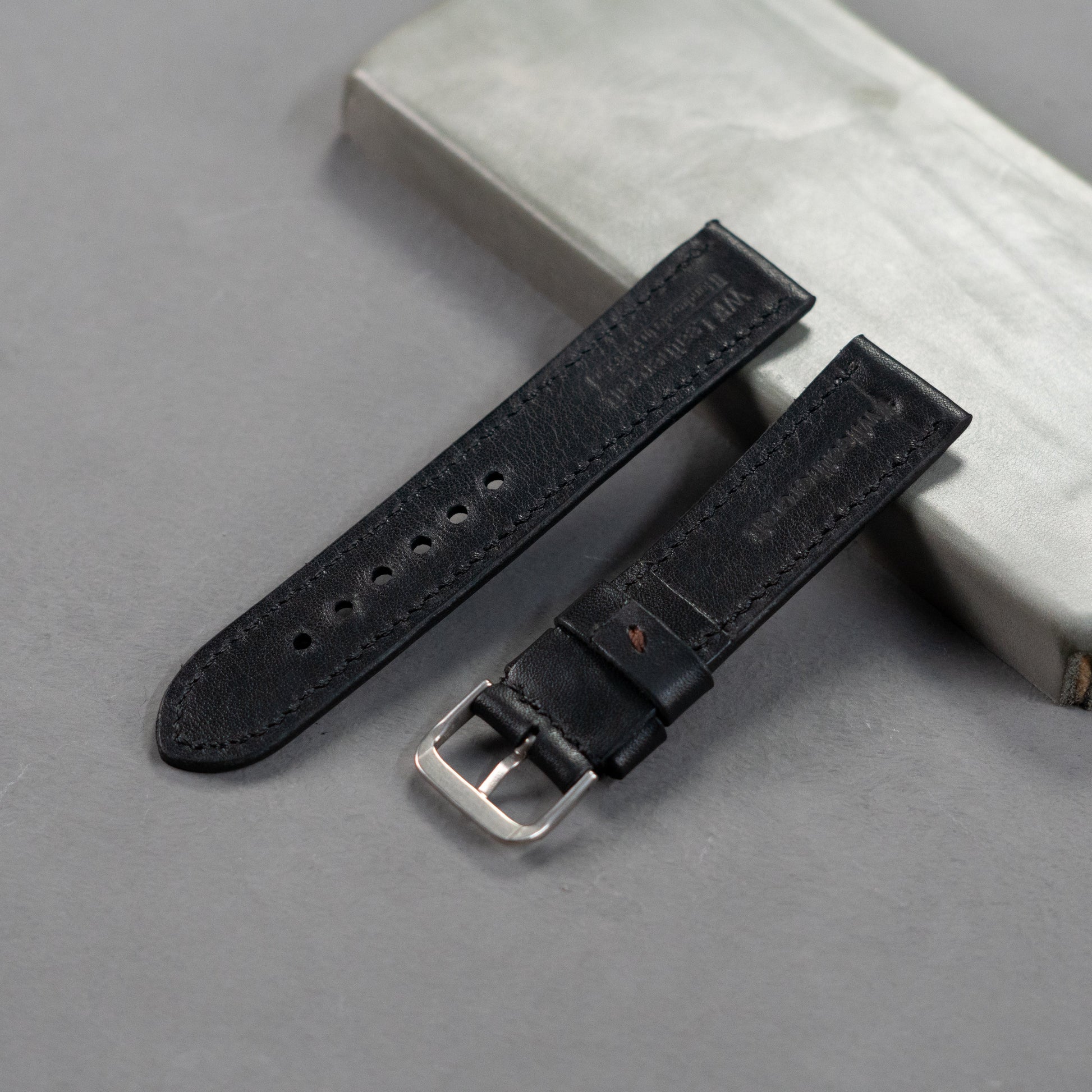 genuine leather wallet price in Pakistan, leather wallets in Pakistan gents wallet leather, smart wallet in Pakistan, leather wallet for men, long wallet for men,  bifold leather wallet in Pakistan, long bifold wallet, genuine leather bifold wallet, best bifold wallet,handmade leather wallets in pakistan