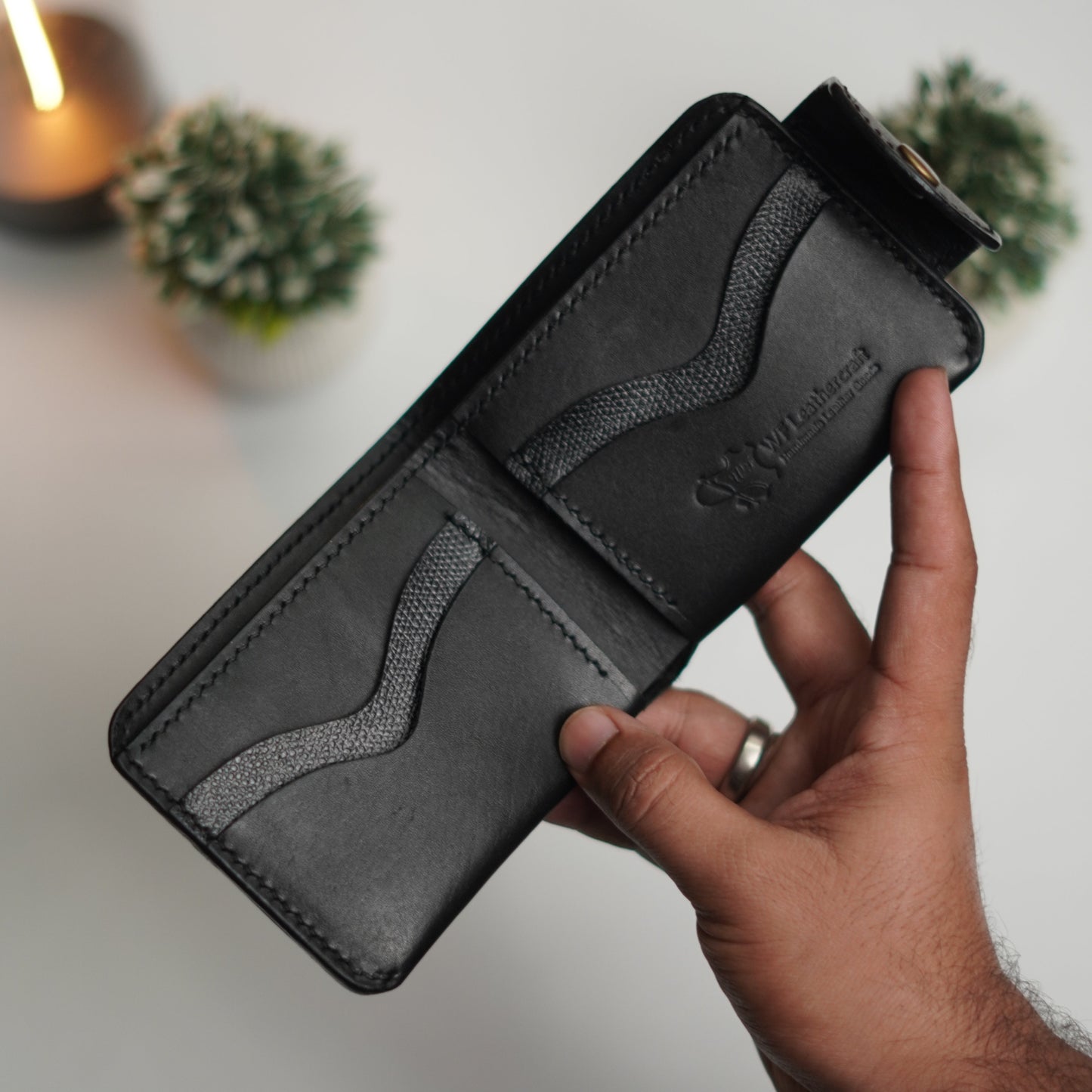 No. 81 classic full stitched bifold wallet Black with snap button