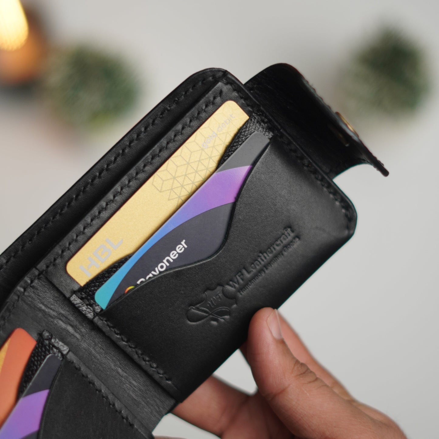 No. 81 classic full stitched bifold wallet Black with snap button