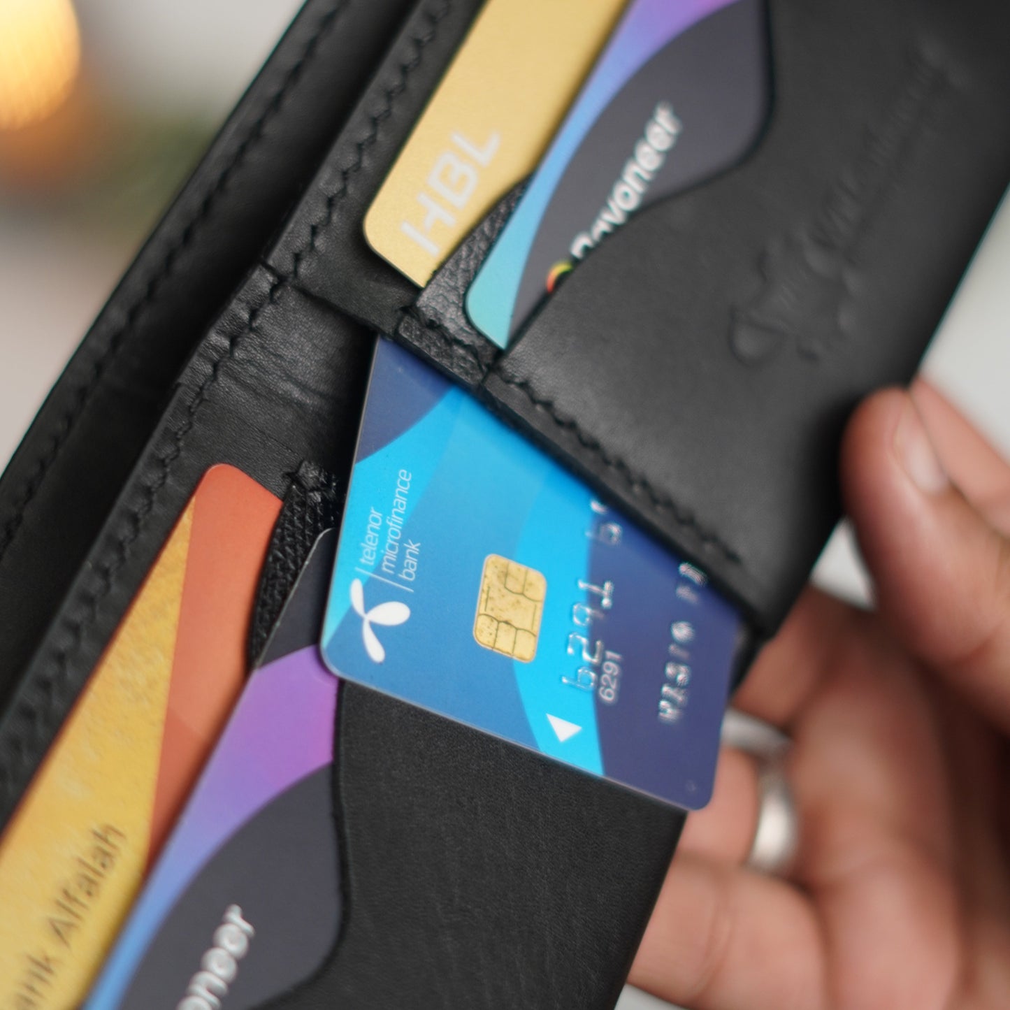 No. 81 classic full stitched bifold wallet Black with snap button