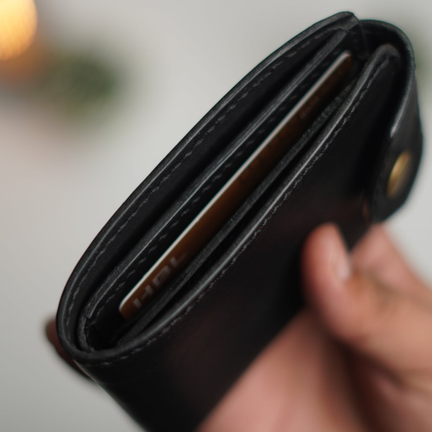 No. 81 classic full stitched bifold wallet Black with snap button