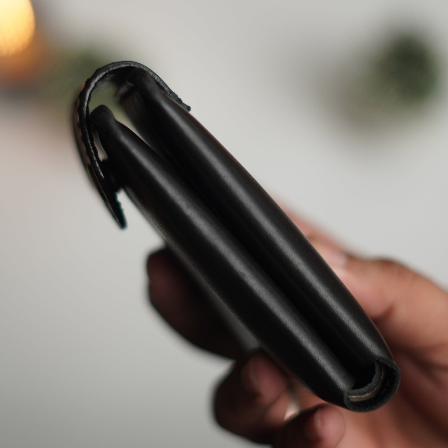 No. 81 classic full stitched bifold wallet Black with snap button